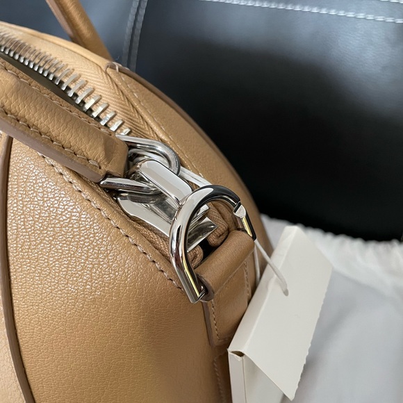 Givenchy Medium Antigona NWOT - Picture 16 of 16